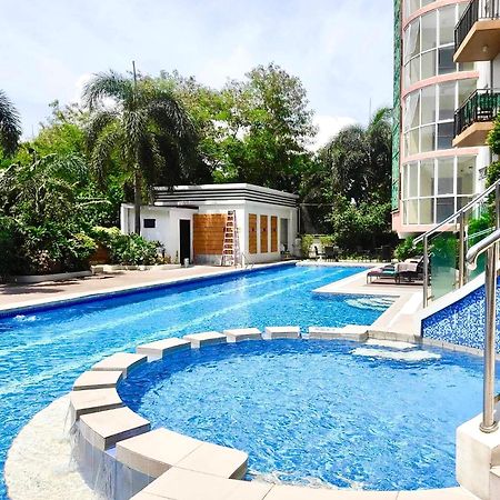 Lancris Residences 2 Bedroom Entire Apartment Near Airport With Pool Paranaque City Dış mekan fotoğraf