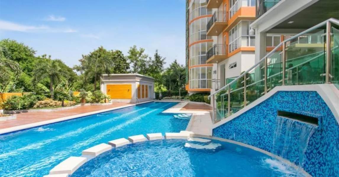 Lancris Residences 2 Bedroom Entire Apartment Near Airport With Pool Paranaque City Dış mekan fotoğraf