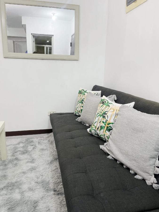 Lancris Residences 2 Bedroom Entire Apartment Near Airport With Pool Paranaque City Dış mekan fotoğraf