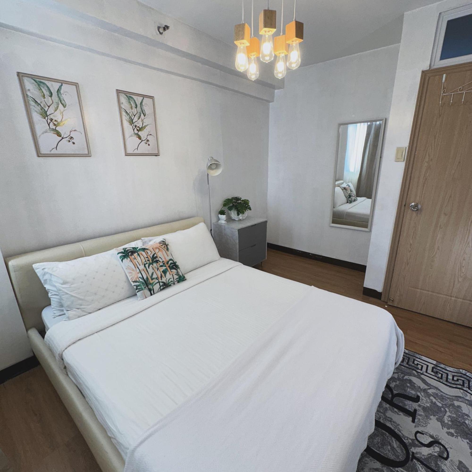 Lancris Residences 2 Bedroom Entire Apartment Near Airport With Pool Paranaque City Dış mekan fotoğraf