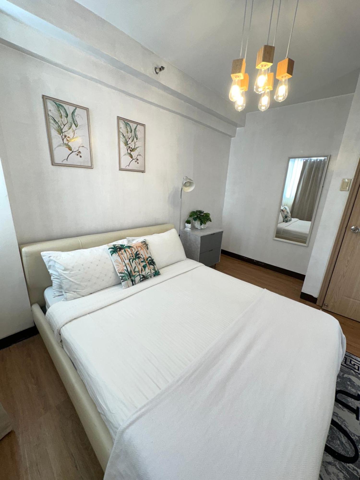 Lancris Residences 2 Bedroom Entire Apartment Near Airport With Pool Paranaque City Dış mekan fotoğraf