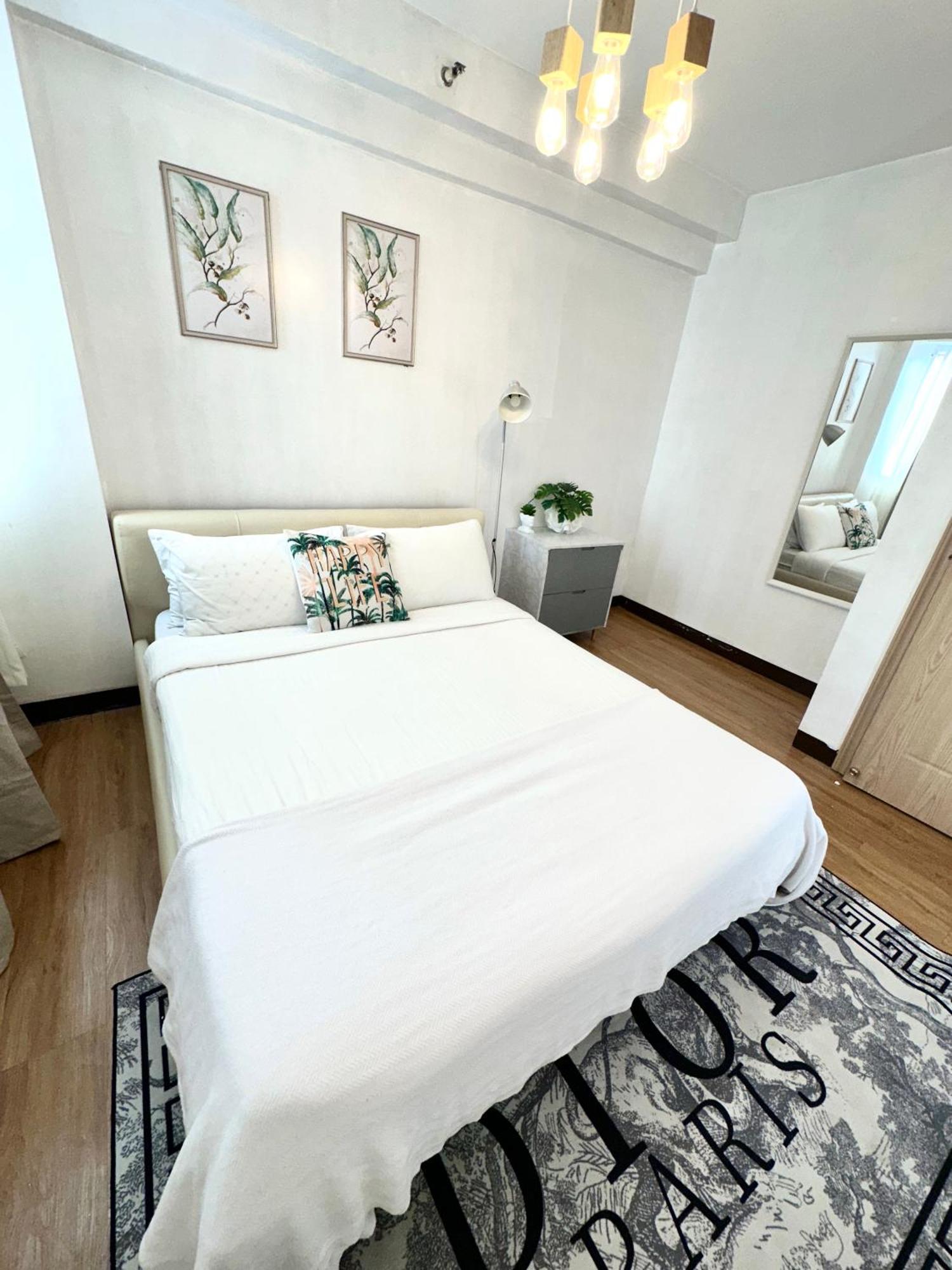 Lancris Residences 2 Bedroom Entire Apartment Near Airport With Pool Paranaque City Dış mekan fotoğraf